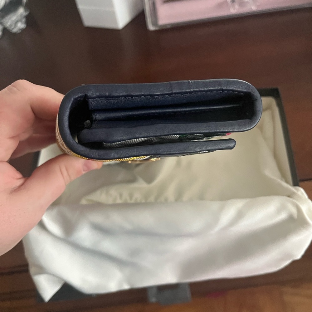 Gucci Zumi Continental Wallet
Quilted Flora Canvas, EUC - Picture 4 of 17
